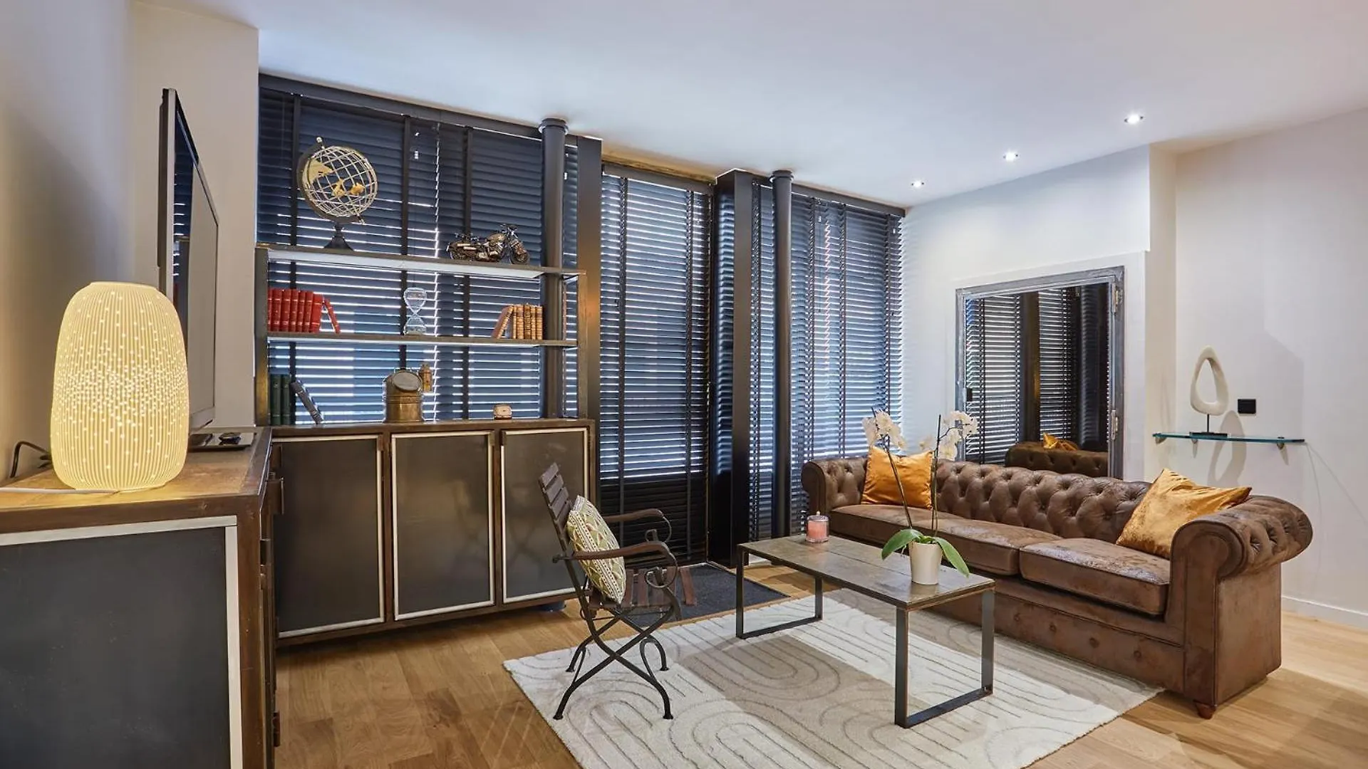 Apartment In The Center Of By Studioprestige